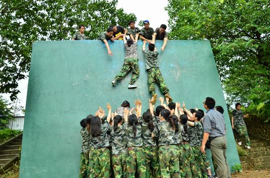 挑战自我，，，，放飞梦想，，，，共创未来——J9国际站总厂2013年新员工入职培训-党团文化-J9国际站
