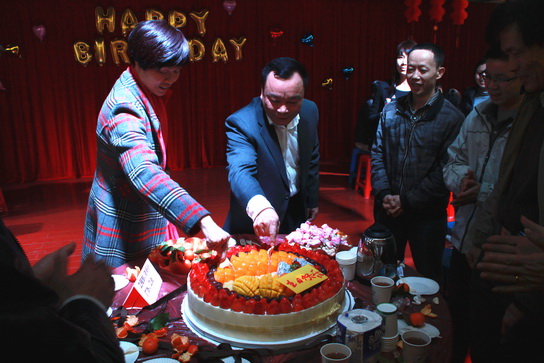 总厂工会举行仲春份职工生日会-党团文化-J9国际站