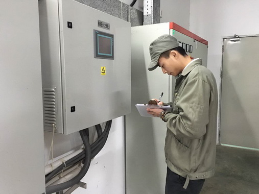 坚守岗位的三部人-党团文化-J9国际站