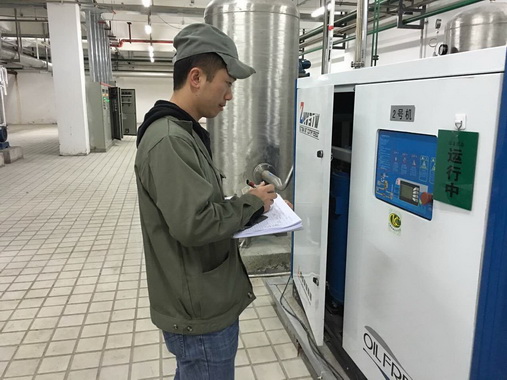 坚守岗位的三部人-党团文化-J9国际站